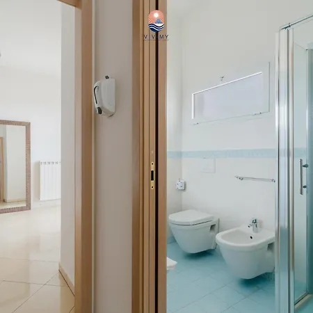 לינה וארוחת בוקר Lamendolara 4*